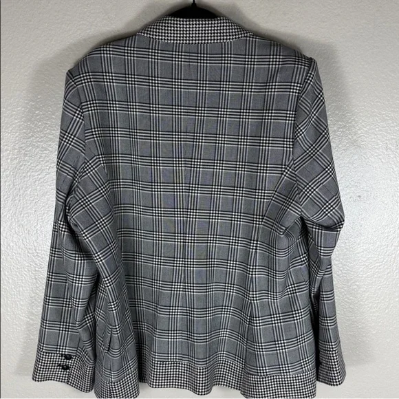L'AGENCE Chamberlain Plaid & Houndstooth Blazer - Picture 11 of 11